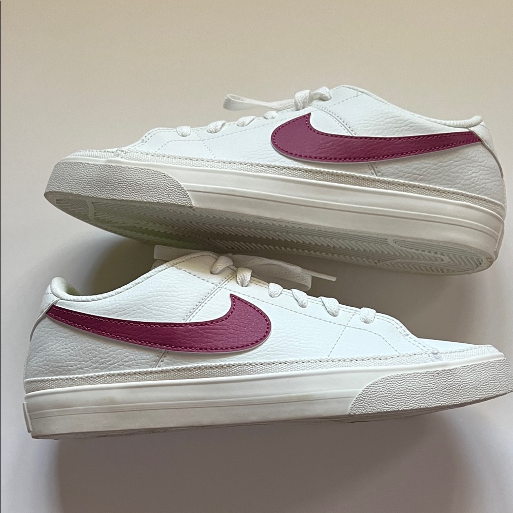Nike Women's White and Maroon Sneakers - Picture 3 of 7